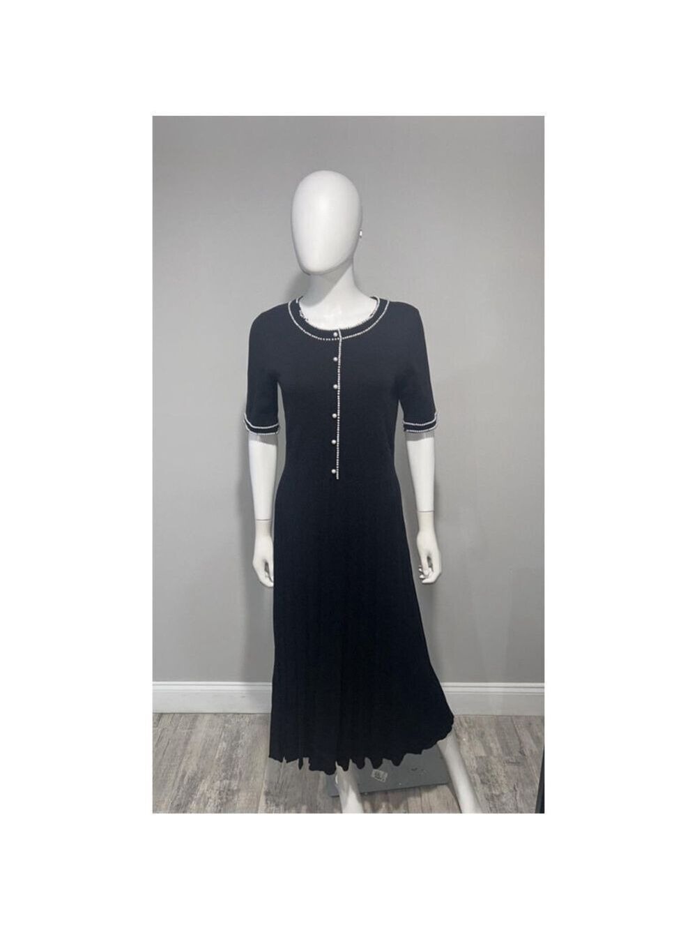 Elie Tahari Leona Black Knit Sweater Dress with Pearl Embellishments. Size M - Picture 7 of 13